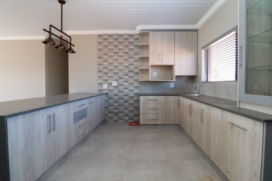 To Let 3 Bedroom Property for Rent in Flamwood North West